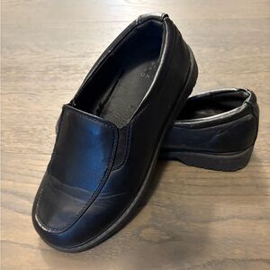Onyx black boys/youth dress shoes sz 4 youth EUC worn 2x